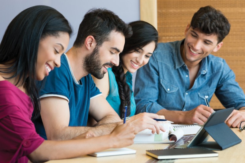 Advantages of learning English